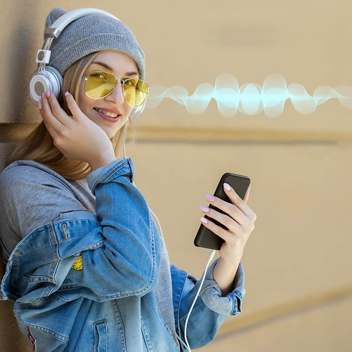 Verilux Lightning to 3.5 mm Audio Cable for iPhone featuring 3.3 ft length and soft TPE | plug and play connection for car and home stereo